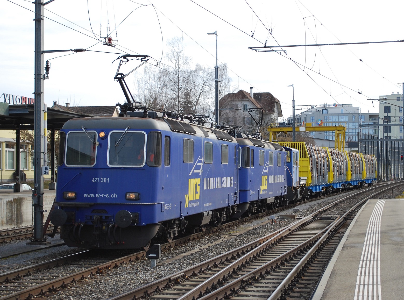 Re 421 381-5 und 421 373-2 und Tm 232 530-7_Bruno Bosshard